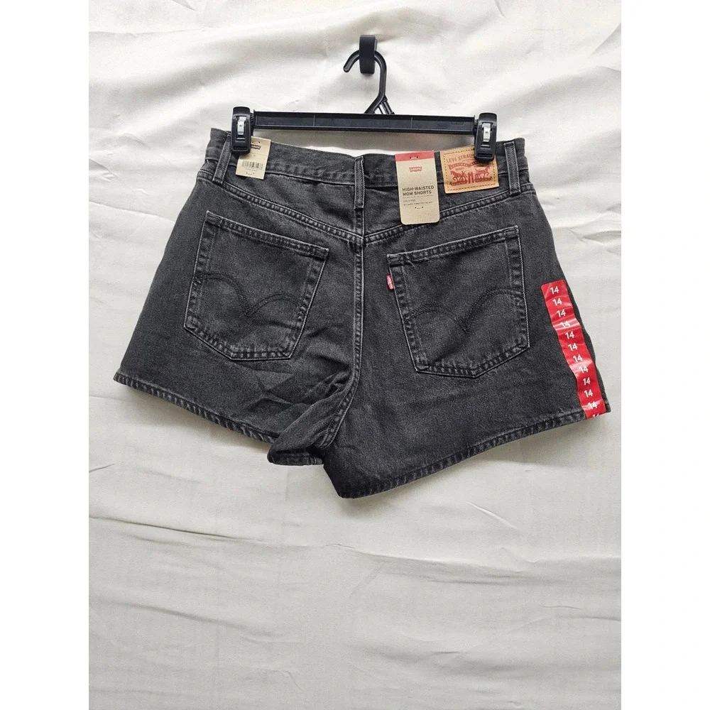 Levi's Womens High Rise Mom Shorts Black Denim Casual Size 32